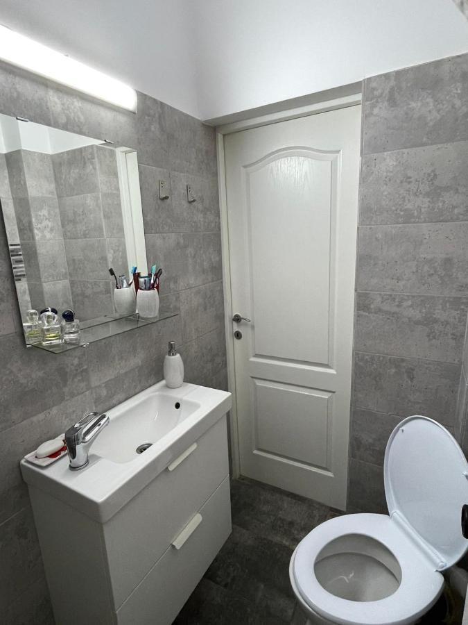 Centru Charming New Apartament Piata Universitate Apartment Bukares Bagian luar foto