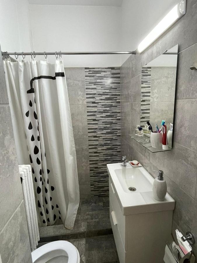 Centru Charming New Apartament Piata Universitate Apartment Bukares Bagian luar foto